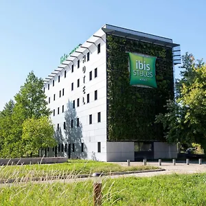 ibis-styles-romans-valence-gare-tgv.hotels-rhonealpes.com/